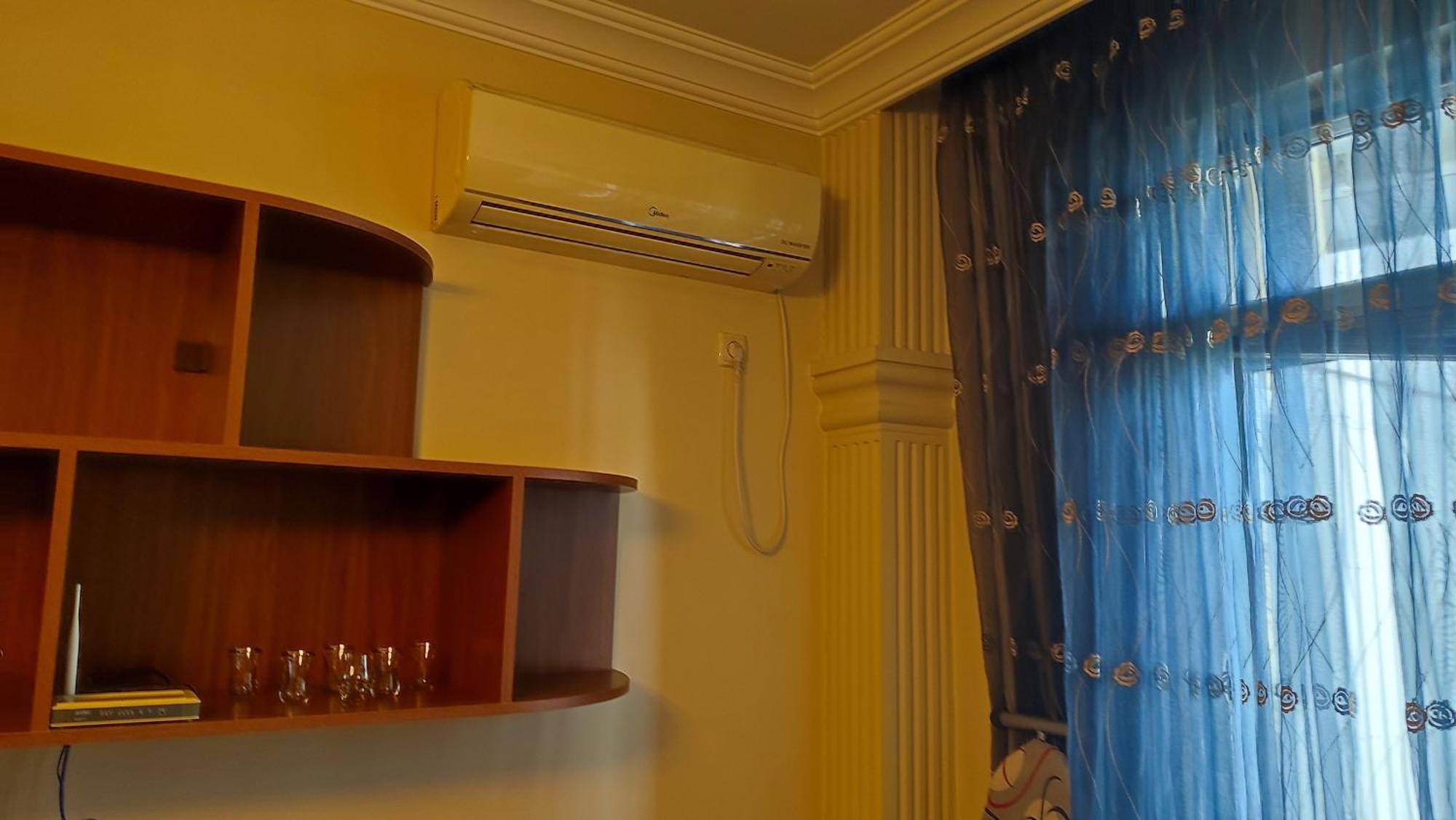 Gigi Apartments 巴统 外观 照片