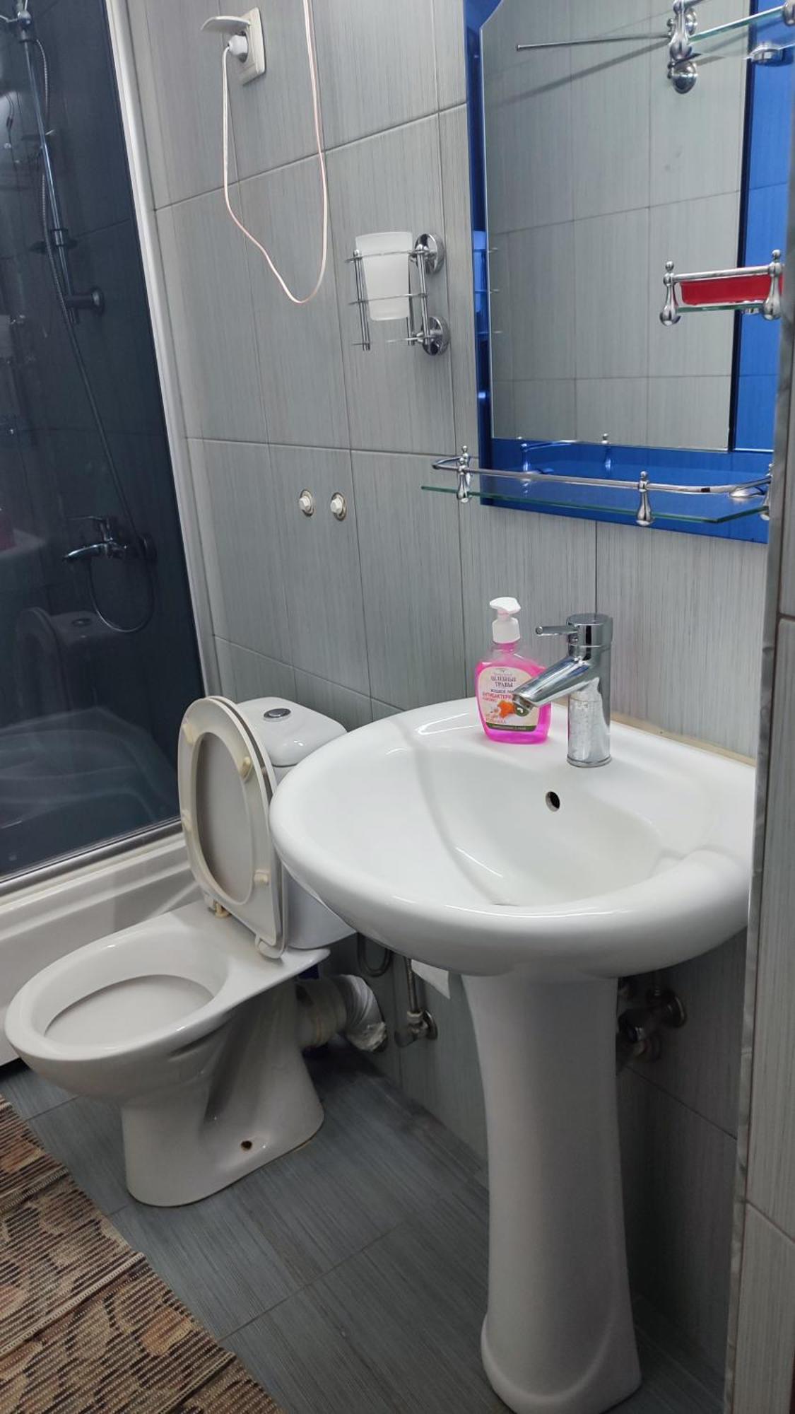 Gigi Apartments 巴统 外观 照片