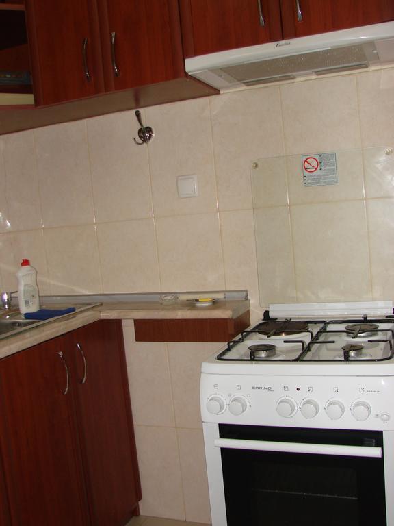 Gigi Apartments 巴统 外观 照片