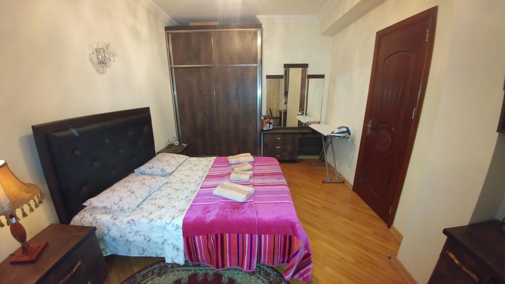 Gigi Apartments 巴统 外观 照片