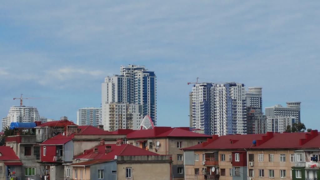 Gigi Apartments 巴统 外观 照片