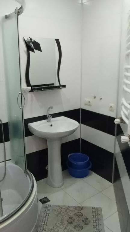 Gigi Apartments 巴统 外观 照片