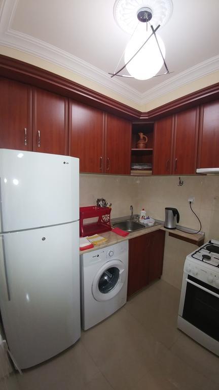 Gigi Apartments 巴统 外观 照片